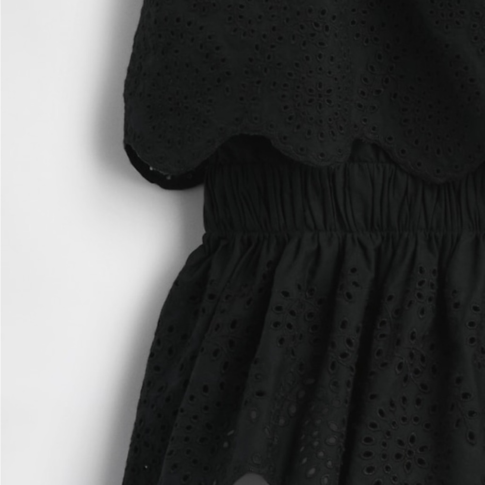 GAP Poplin Ruffle Eyelet Top - Picture 4 of 4
